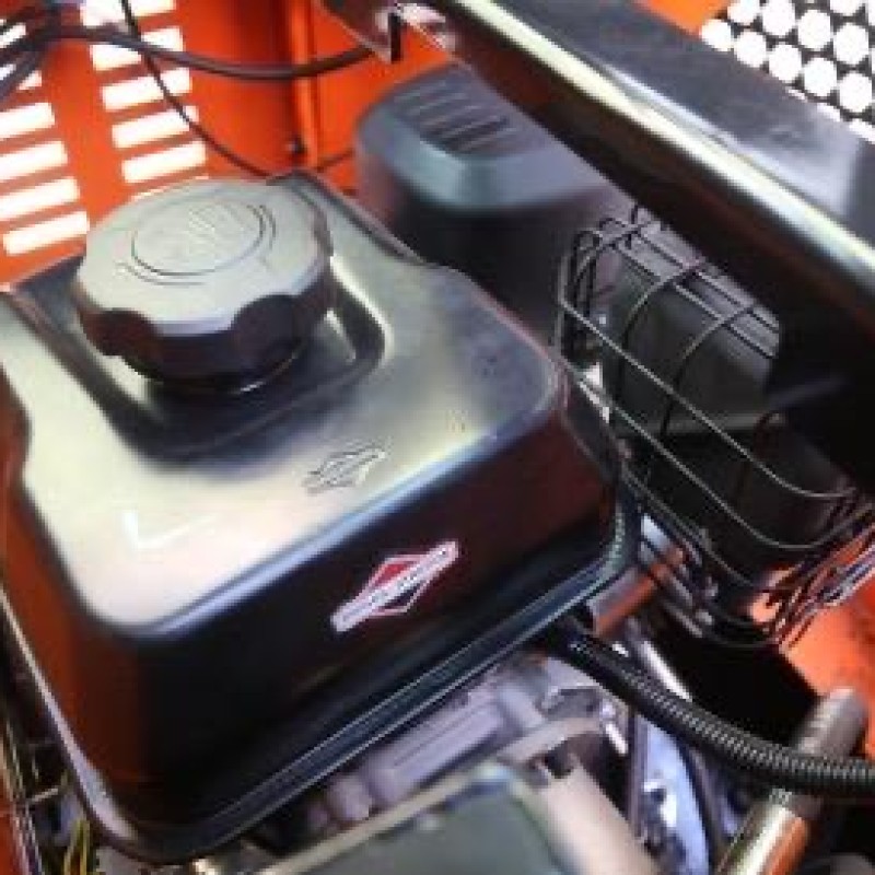 Tuff-Lift Mini Excavator Digger - EPA Certified 1.15 Ton - Briggs & Stratton Engine - NM-E10 WITH CABIN