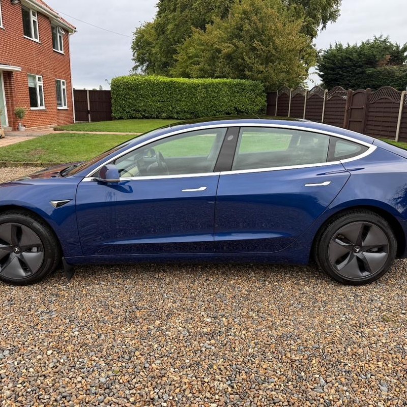 Tesla, Model 3